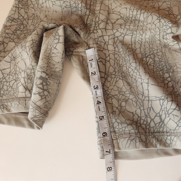 Lululemon Wunder Train High Rise Biker Shorts 7 Inch inseam Size 4. - Picture 7 of 7